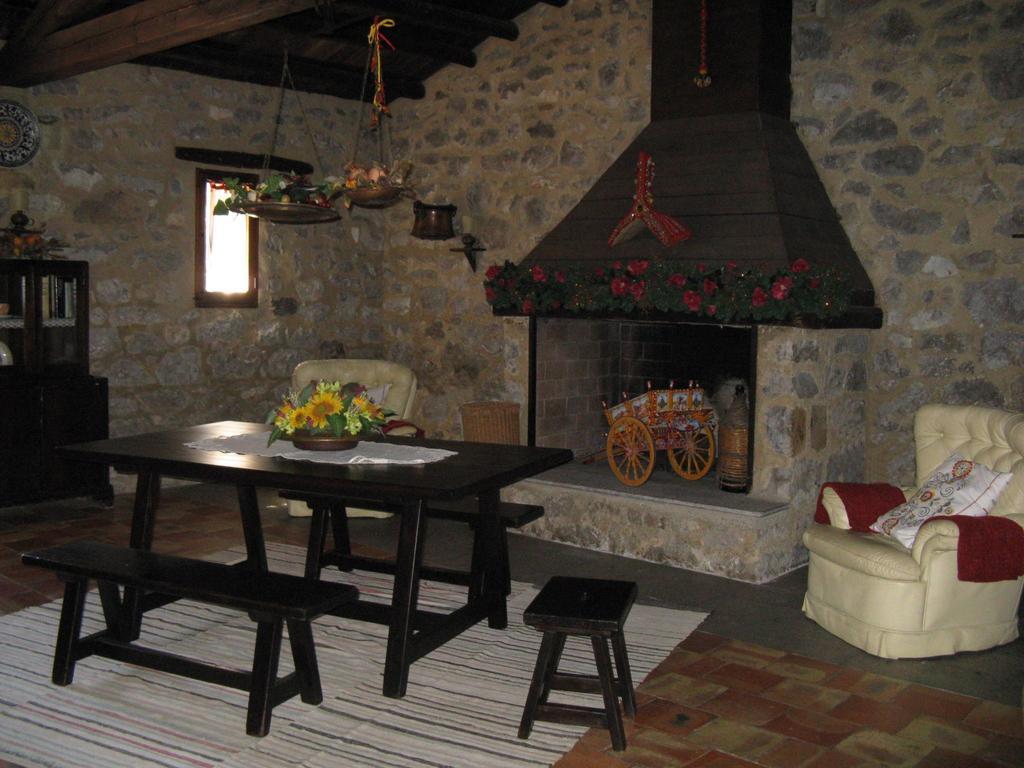 Crapa Licca Villa Ventimiglia di Sicilia Exterior foto
